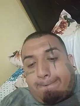 gangsterG13 Show in webcam
