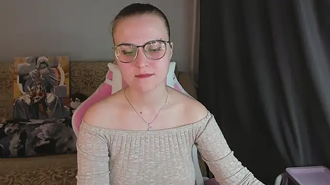 MissBrightShine Adlı Modelin Canlı XXX Sohbeti