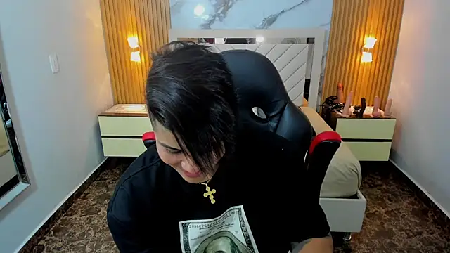 Živý XXX chat KAROLLJONES1