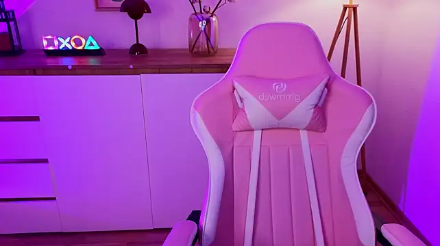 e1v1s live XXX chat