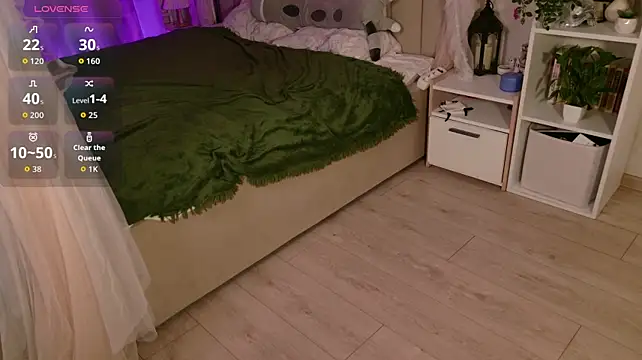 LeraKit - Ass Tease on the Bed
