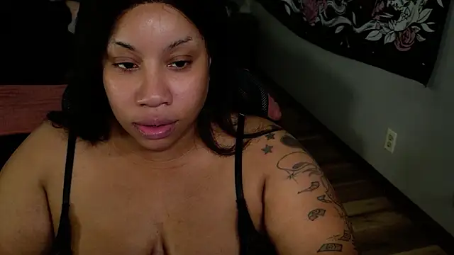 RoxieVoss live XXX chat