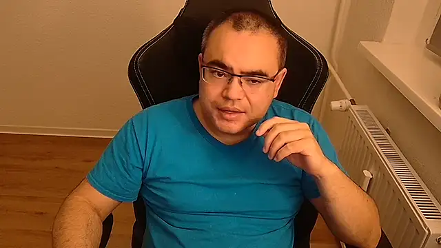 Latexboy893 live XXX chat