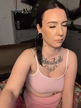 Trixie-Tainted Live XXX-Chat