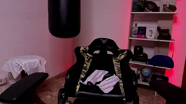 XXX chat uživo modela exquisite_gabe