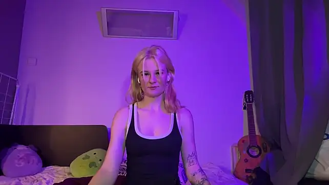 LorineFavaro live XXX chat