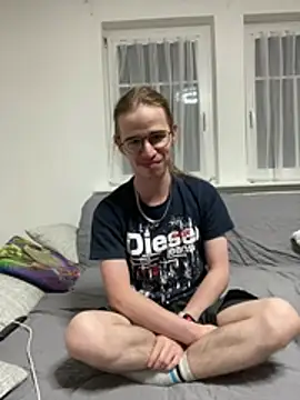 Chat +18 de YoungSebi ao vivo
