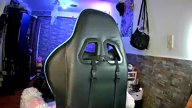 Онлайн чат XXX AngelaQueen_