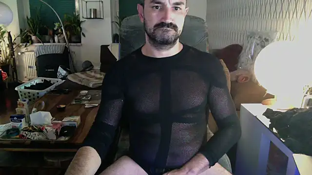 tomz0819's Webcam Show