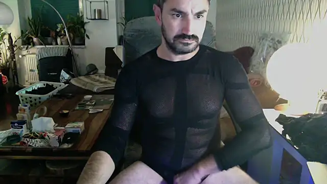 tomz0819 Adlı Modelin Canlı XXX Sohbeti