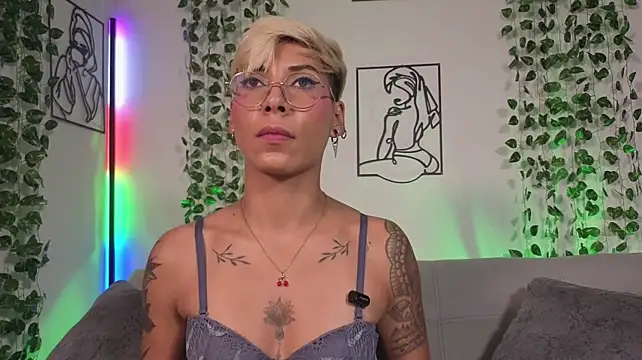MiaMorgan_ - SHOW ASS OIL