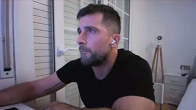 alex877x Adlı Modelin Canlı XXX Sohbeti