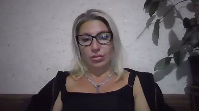 fox_red_lady7 live XXX chat