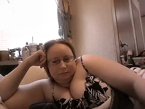 LoveKitten40's Live XXX Chat