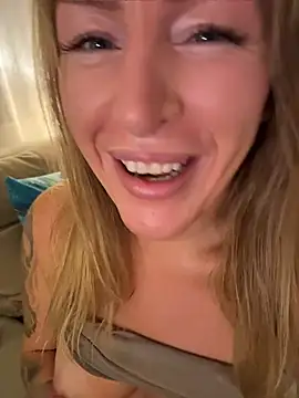 ChristinaSiemone live XXX chat
