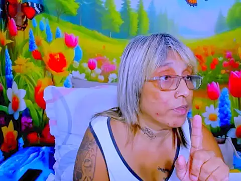 indianroxy élő XXX-chatje