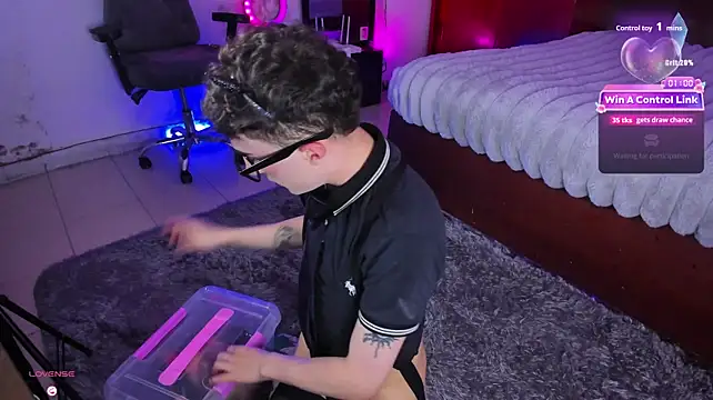 XXX chat uživo modela SebastianHilton