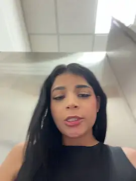 ArieliciousXXX - DRINK PRINCESS SQUIRT 😈PUBLIC BATHROOM