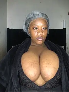 Chatroom XXX en direct de BigJugsCandyxx