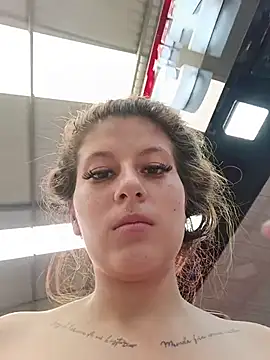 Nahomi-lov - Show pussy