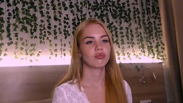 IvyAngel XXX чат на живо