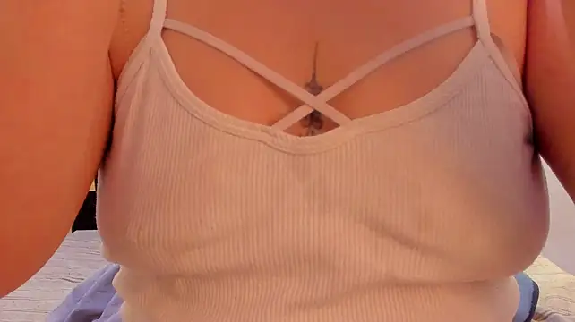Chatroom XXX en direct de TrinityJames_