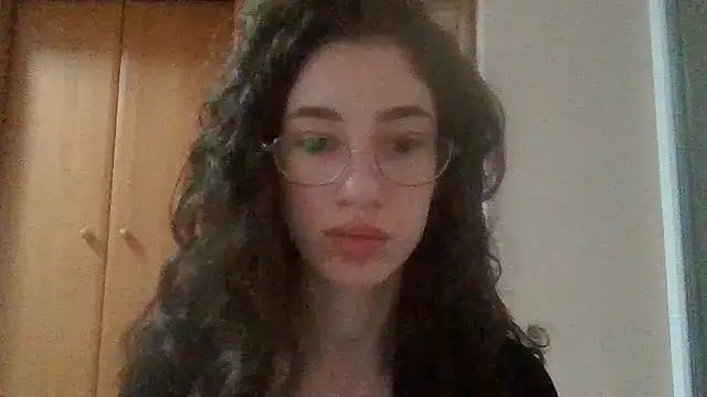 CrystalDolls XXX чат на живо