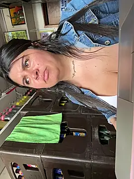 Lia_27xx Adlı Modelin Canlı XXX Sohbeti