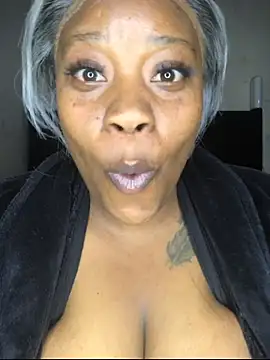 BigJugsCandyxx's Live XXX Chat