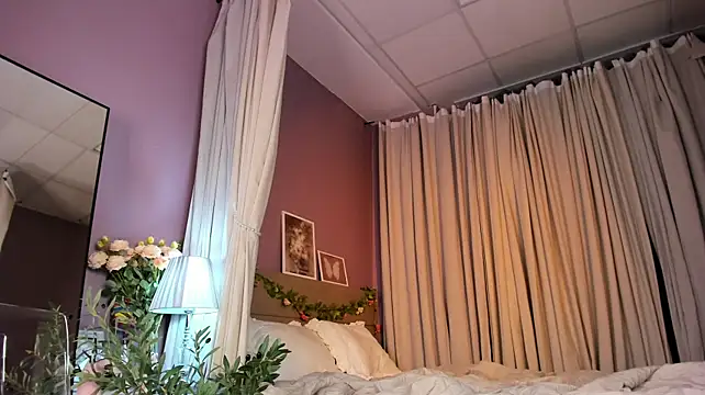 Dearly_Emily - Flash boobs