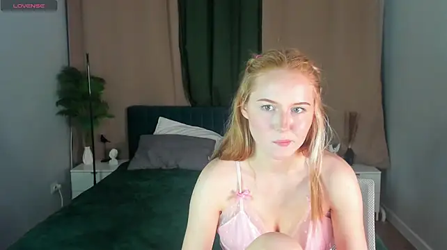 Charlotte_Smitee Chat XXX in diretta