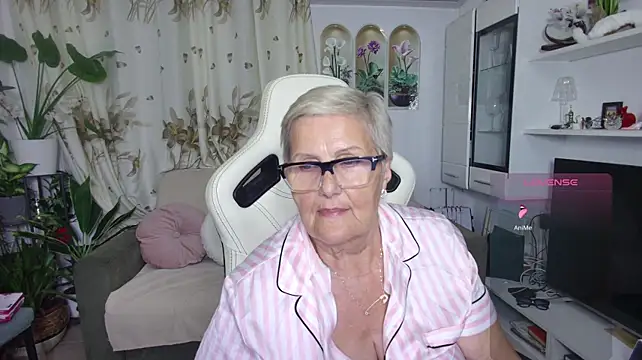 Selenna57's Live XXX Chat