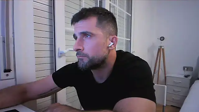 XXX chat uživo modela alex877x