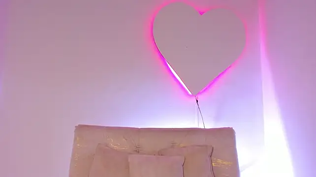 VenusBlazzer live XXX chat