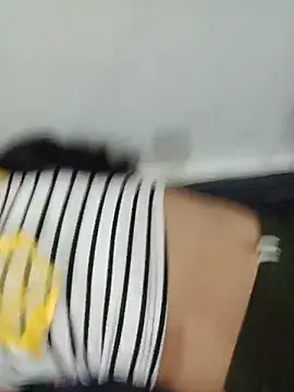 Hot_Riya_999 live XXX chat