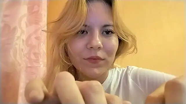 MerilynUknown's Live XXX Chat