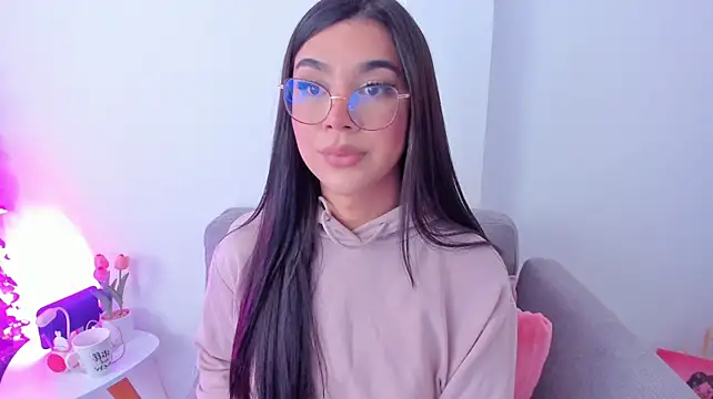 RoseCassie Adlı Modelin Canlı XXX Sohbeti