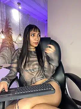 LaylaJames live XXX chat