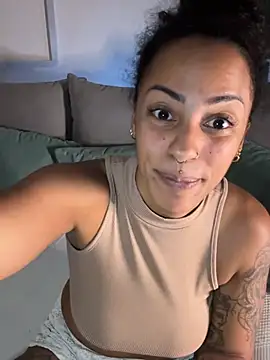 SweetPetiteNoirn Live XXX chat