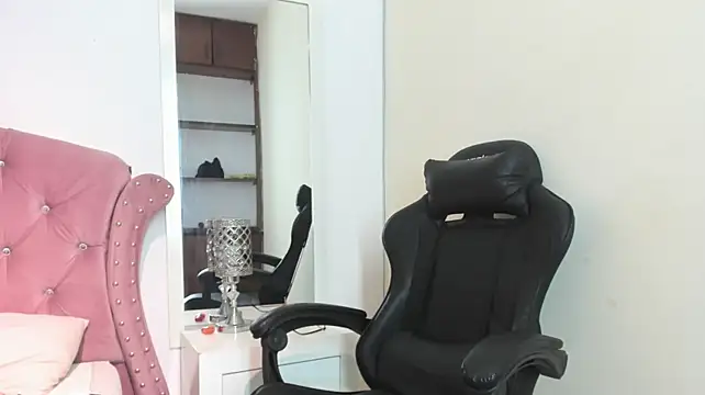 AlishOward35 live XXX chat