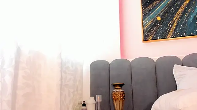 Ridwana_ - Showing off feet and sucking toes 🦶🏻🔥