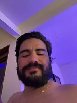Czat XXX na żywo – MichaelBear_21