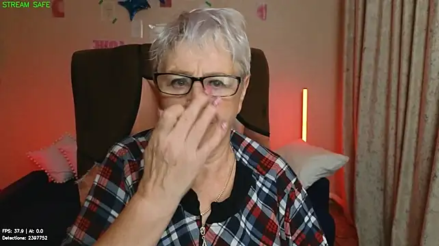Sandra_Snowflake: απευθείας συνομιλία ΧΧΧ