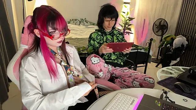 Chat +18 de h3ntai_baby ao vivo