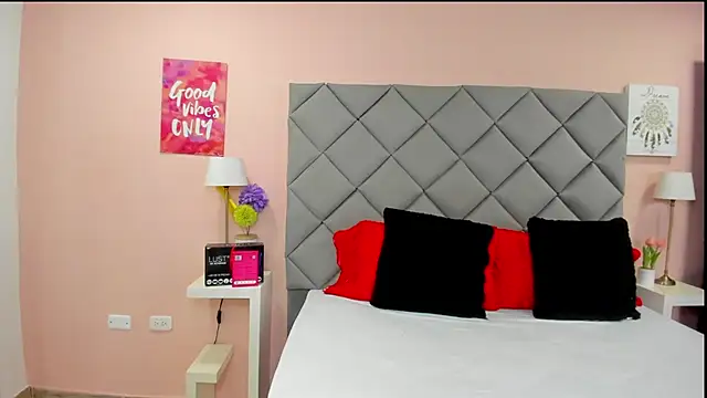 NahomyAdams - fuck me doggy style
