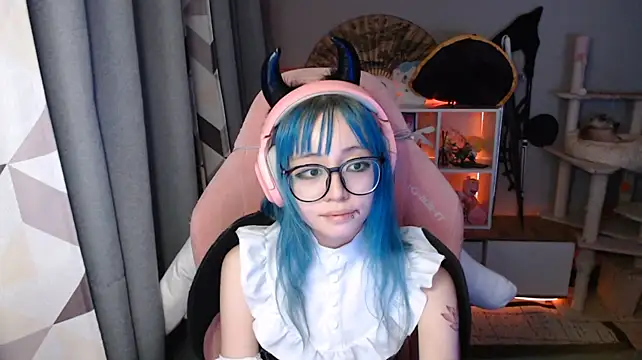 SaxonDibs live XXX chat