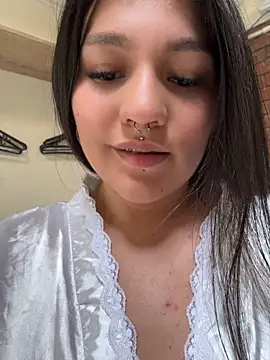 Chatroom XXX en direct de Emily_Gomezz