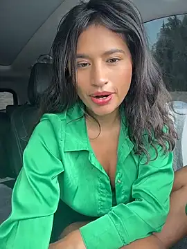 Sexi_noemi - Squirting in the park