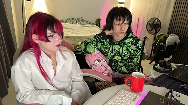h3ntai_baby: онлайн-секс-чат