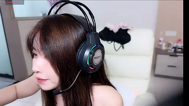 XXX chat uživo modela A-JiaoJiao